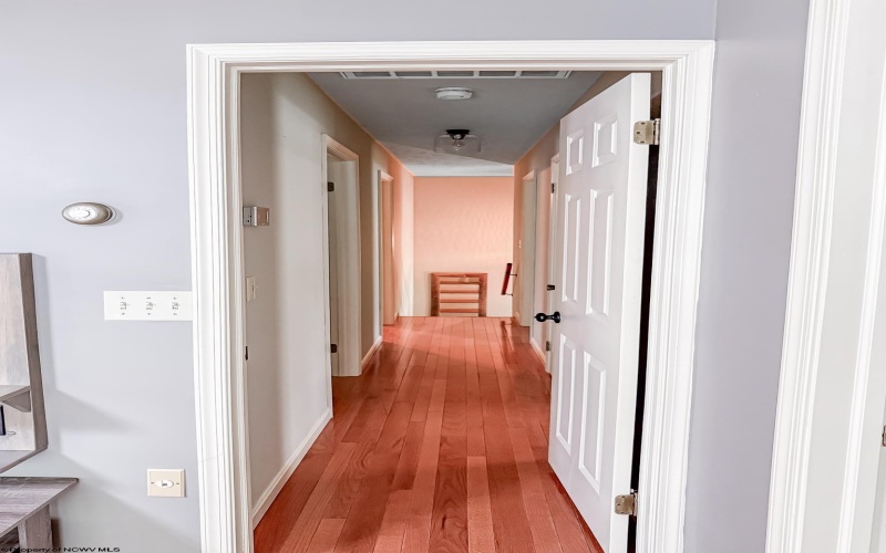 609 Southern Pines Drive, Oakland, Maryland 21550, 4 Bedrooms Bedrooms, 11 Rooms Rooms,2 BathroomsBathrooms,Single Family Detached,For Sale,Southern Pines,10159990