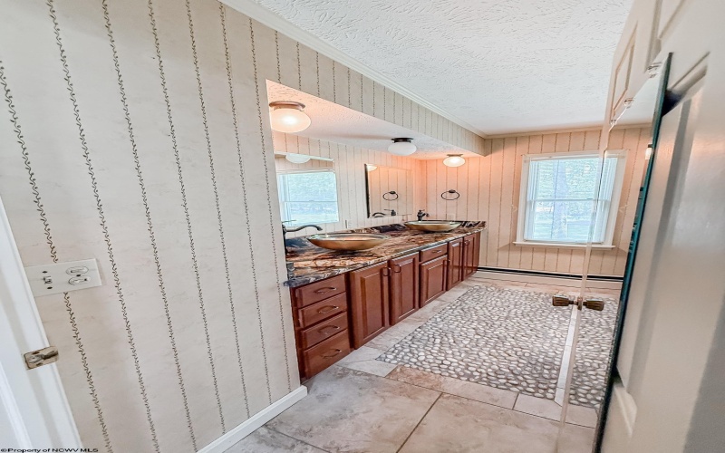 609 Southern Pines Drive, Oakland, Maryland 21550, 4 Bedrooms Bedrooms, 11 Rooms Rooms,2 BathroomsBathrooms,Single Family Detached,For Sale,Southern Pines,10159990