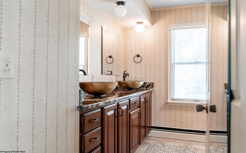 609 Southern Pines Drive, Oakland, Maryland 21550, 4 Bedrooms Bedrooms, 11 Rooms Rooms,2 BathroomsBathrooms,Single Family Detached,For Sale,Southern Pines,10159990
