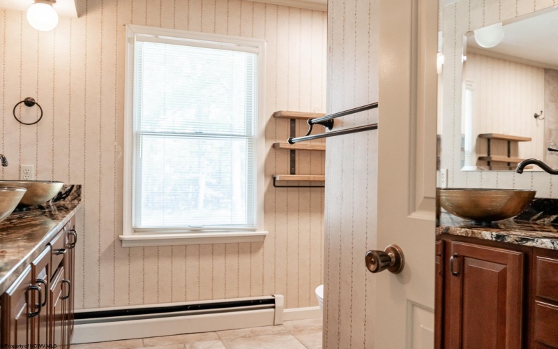 609 Southern Pines Drive, Oakland, Maryland 21550, 4 Bedrooms Bedrooms, 11 Rooms Rooms,2 BathroomsBathrooms,Single Family Detached,For Sale,Southern Pines,10159990