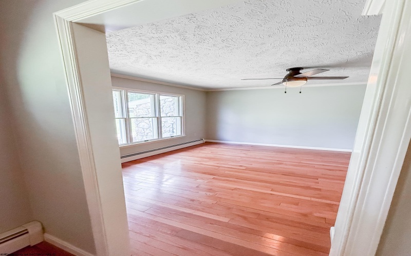 609 Southern Pines Drive, Oakland, Maryland 21550, 4 Bedrooms Bedrooms, 11 Rooms Rooms,2 BathroomsBathrooms,Single Family Detached,For Sale,Southern Pines,10159990