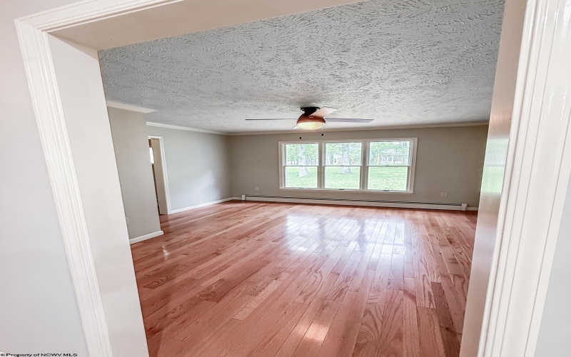 609 Southern Pines Drive, Oakland, Maryland 21550, 4 Bedrooms Bedrooms, 11 Rooms Rooms,2 BathroomsBathrooms,Single Family Detached,For Sale,Southern Pines,10159990