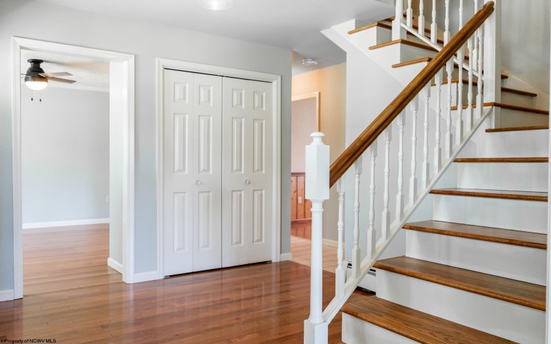 609 Southern Pines Drive, Oakland, Maryland 21550, 4 Bedrooms Bedrooms, 11 Rooms Rooms,2 BathroomsBathrooms,Single Family Detached,For Sale,Southern Pines,10159990