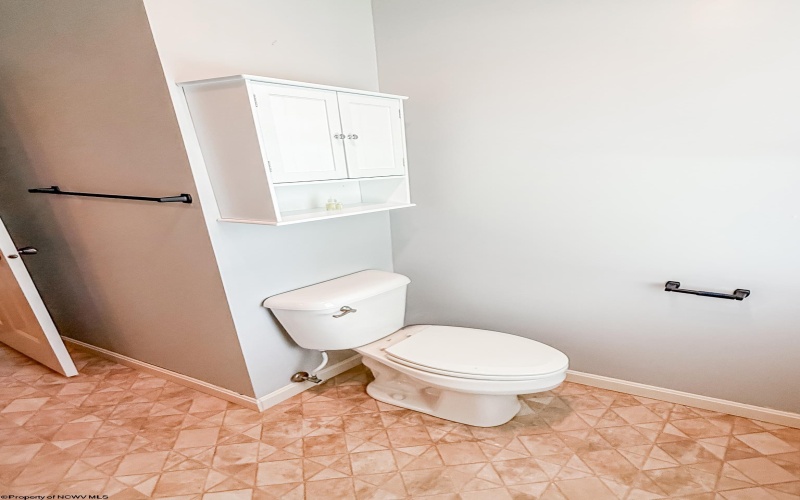 609 Southern Pines Drive, Oakland, Maryland 21550, 4 Bedrooms Bedrooms, 11 Rooms Rooms,2 BathroomsBathrooms,Single Family Detached,For Sale,Southern Pines,10159990