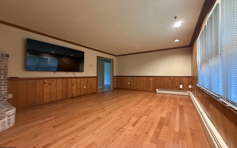 609 Southern Pines Drive, Oakland, Maryland 21550, 4 Bedrooms Bedrooms, 11 Rooms Rooms,2 BathroomsBathrooms,Single Family Detached,For Sale,Southern Pines,10159990
