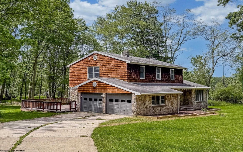 609 Southern Pines Drive, Oakland, Maryland 21550, 4 Bedrooms Bedrooms, 11 Rooms Rooms,2 BathroomsBathrooms,Single Family Detached,For Sale,Southern Pines,10159990