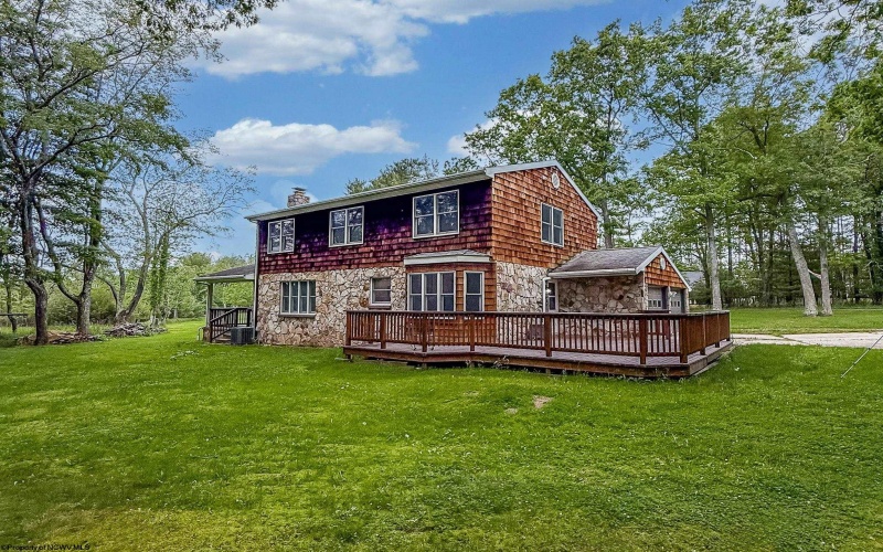 609 Southern Pines Drive, Oakland, Maryland 21550, 4 Bedrooms Bedrooms, 11 Rooms Rooms,2 BathroomsBathrooms,Single Family Detached,For Sale,Southern Pines,10159990