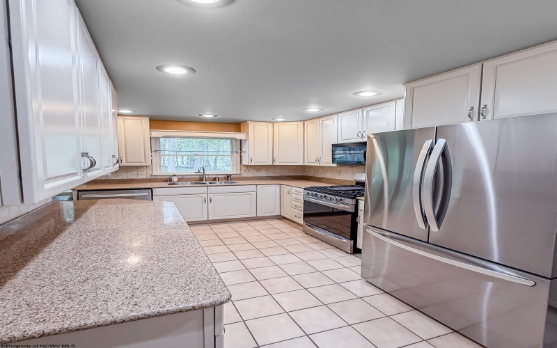609 Southern Pines Drive, Oakland, Maryland 21550, 4 Bedrooms Bedrooms, 11 Rooms Rooms,2 BathroomsBathrooms,Single Family Detached,For Sale,Southern Pines,10159990