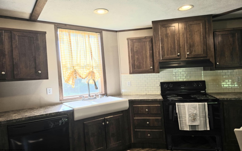 3066 Wilsonburg Road, Clarksburg, West Virginia 26301, 3 Bedrooms Bedrooms, 5 Rooms Rooms,2 BathroomsBathrooms,Single Family Detached,For Sale,Wilsonburg,10160005