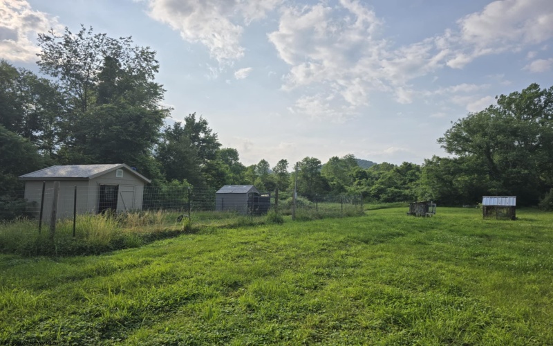 3066 Wilsonburg Road, Clarksburg, West Virginia 26301, 3 Bedrooms Bedrooms, 5 Rooms Rooms,2 BathroomsBathrooms,Single Family Detached,For Sale,Wilsonburg,10160005