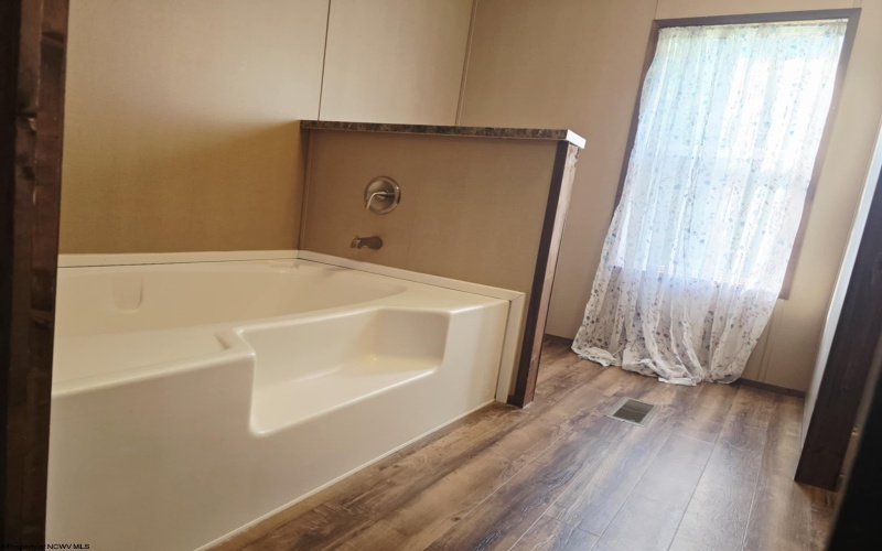 3066 Wilsonburg Road, Clarksburg, West Virginia 26301, 3 Bedrooms Bedrooms, 5 Rooms Rooms,2 BathroomsBathrooms,Single Family Detached,For Sale,Wilsonburg,10160005