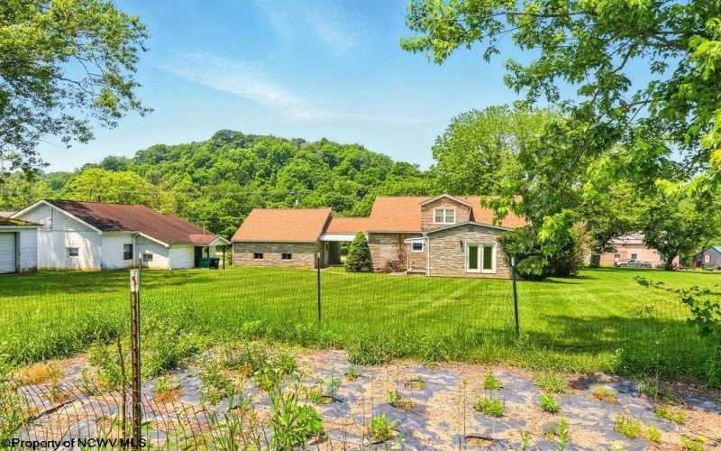 6490 Benedum Drive, Shinnston, West Virginia 26431, 3 Bedrooms Bedrooms, 9 Rooms Rooms,3 BathroomsBathrooms,Single Family Detached,For Sale,Benedum,10160011