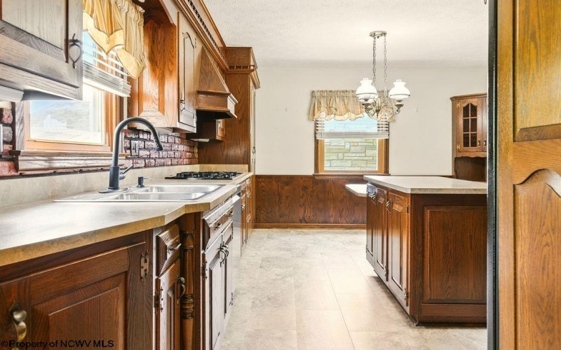 6490 Benedum Drive, Shinnston, West Virginia 26431, 3 Bedrooms Bedrooms, 9 Rooms Rooms,3 BathroomsBathrooms,Single Family Detached,For Sale,Benedum,10160011