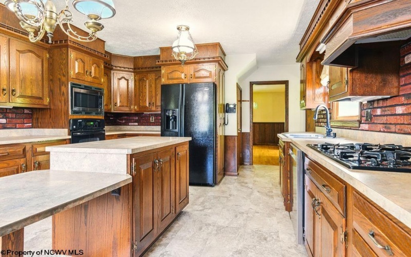 6490 Benedum Drive, Shinnston, West Virginia 26431, 3 Bedrooms Bedrooms, 9 Rooms Rooms,3 BathroomsBathrooms,Single Family Detached,For Sale,Benedum,10160011