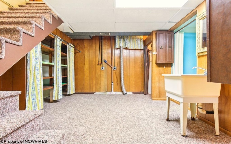 6490 Benedum Drive, Shinnston, West Virginia 26431, 3 Bedrooms Bedrooms, 9 Rooms Rooms,3 BathroomsBathrooms,Single Family Detached,For Sale,Benedum,10160011