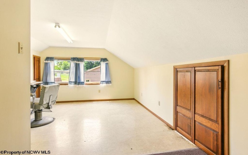 6490 Benedum Drive, Shinnston, West Virginia 26431, 3 Bedrooms Bedrooms, 9 Rooms Rooms,3 BathroomsBathrooms,Single Family Detached,For Sale,Benedum,10160011