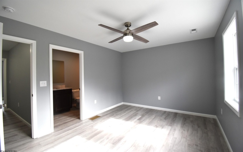 611 Mutts Way, Morgantown, West Virginia 26505, 3 Bedrooms Bedrooms, 4 Rooms Rooms,4 BathroomsBathrooms,Residential Rentals,For Rent,Mutts,10160020