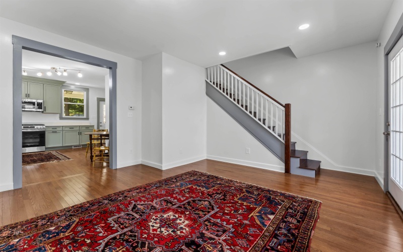421 White Avenue, Morgantown, West Virginia 26501-6648, 2 Bedrooms Bedrooms, 7 Rooms Rooms,1 BathroomBathrooms,Single Family Detached,For Sale,White,10160024