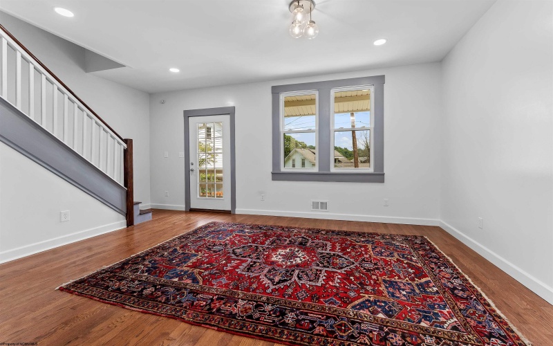 421 White Avenue, Morgantown, West Virginia 26501-6648, 2 Bedrooms Bedrooms, 7 Rooms Rooms,1 BathroomBathrooms,Single Family Detached,For Sale,White,10160024