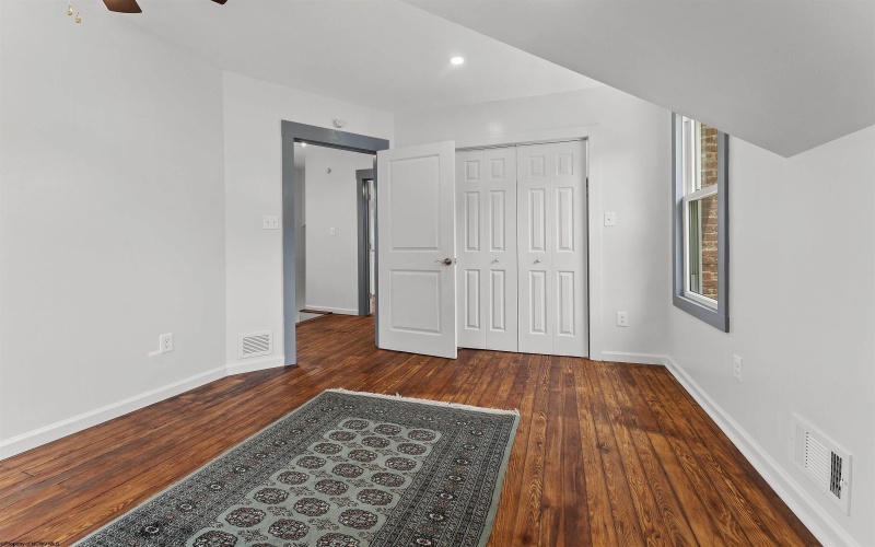 421 White Avenue, Morgantown, West Virginia 26501-6648, 2 Bedrooms Bedrooms, 7 Rooms Rooms,1 BathroomBathrooms,Single Family Detached,For Sale,White,10160024