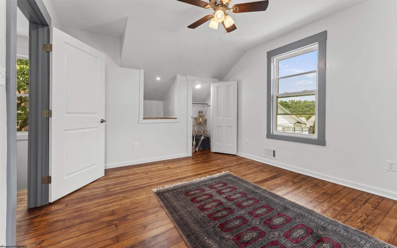 421 White Avenue, Morgantown, West Virginia 26501-6648, 2 Bedrooms Bedrooms, 7 Rooms Rooms,1 BathroomBathrooms,Single Family Detached,For Sale,White,10160024