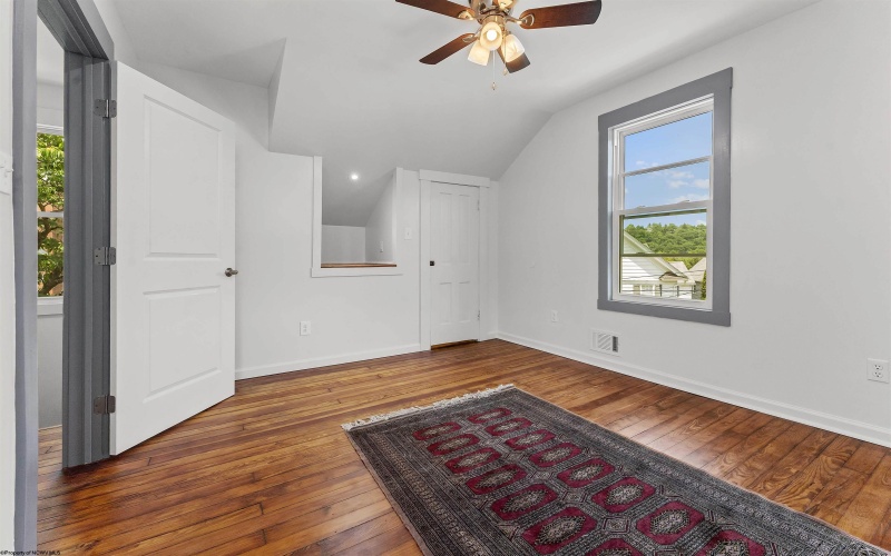 421 White Avenue, Morgantown, West Virginia 26501-6648, 2 Bedrooms Bedrooms, 7 Rooms Rooms,1 BathroomBathrooms,Single Family Detached,For Sale,White,10160024