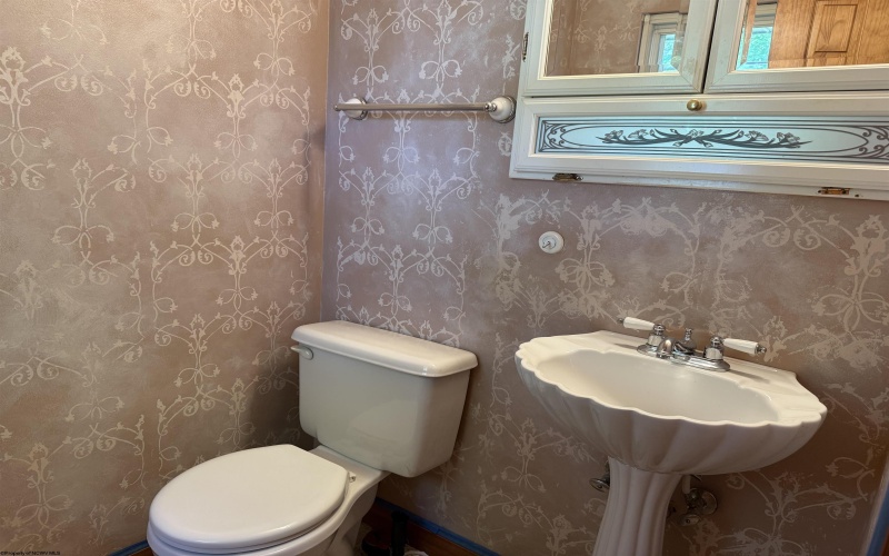 2477 Serene Drive, Fairmont, West Virginia 26554, 2 Bedrooms Bedrooms, 9 Rooms Rooms,1 BathroomBathrooms,Single Family Detached,For Sale,Serene,10160017