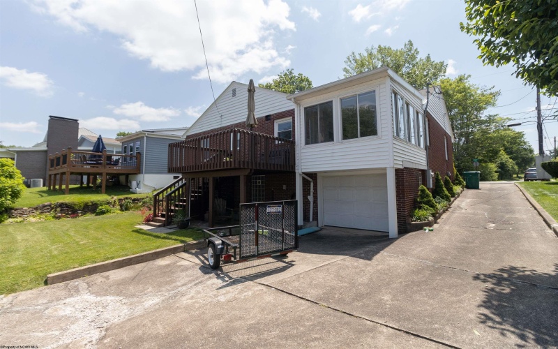 136 Harrison Street, Clarksburg, West Virginia 26301, 3 Bedrooms Bedrooms, 8 Rooms Rooms,3 BathroomsBathrooms,Single Family Detached,For Sale,Harrison,10160019