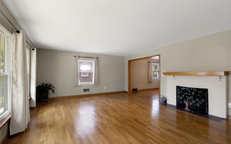 136 Harrison Street, Clarksburg, West Virginia 26301, 3 Bedrooms Bedrooms, 8 Rooms Rooms,3 BathroomsBathrooms,Single Family Detached,For Sale,Harrison,10160019
