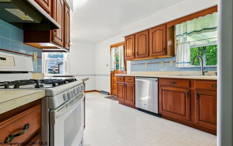 1416 Anmoore Road, Bridgeport, West Virginia 26330, 3 Bedrooms Bedrooms, 5 Rooms Rooms,1 BathroomBathrooms,Single Family Detached,For Sale,Anmoore,10160029