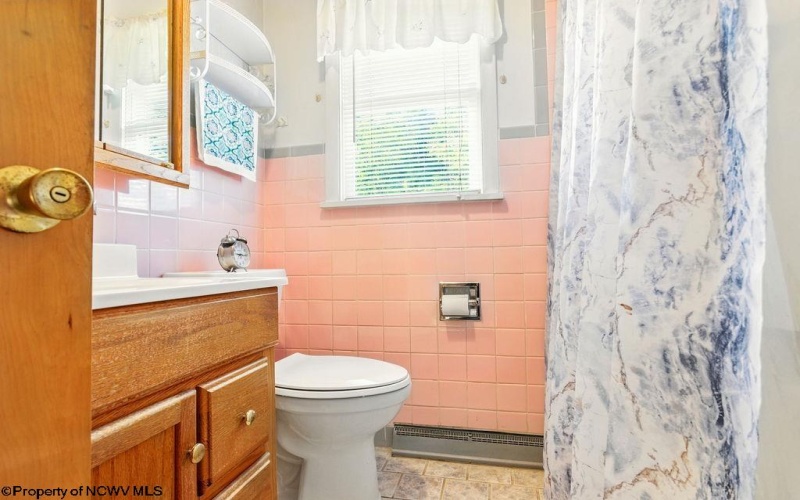 1416 Anmoore Road, Bridgeport, West Virginia 26330, 3 Bedrooms Bedrooms, 5 Rooms Rooms,1 BathroomBathrooms,Single Family Detached,For Sale,Anmoore,10160029