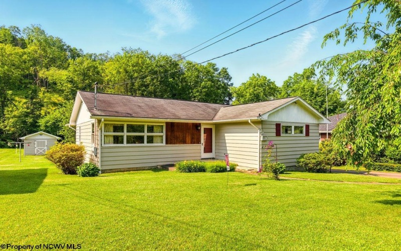 1416 Anmoore Road, Bridgeport, West Virginia 26330, 3 Bedrooms Bedrooms, 5 Rooms Rooms,1 BathroomBathrooms,Single Family Detached,For Sale,Anmoore,10160029