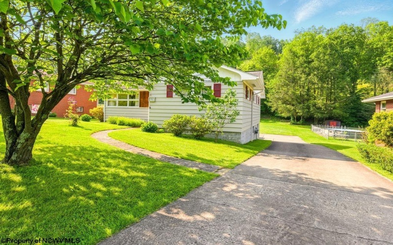 1416 Anmoore Road, Bridgeport, West Virginia 26330, 3 Bedrooms Bedrooms, 5 Rooms Rooms,1 BathroomBathrooms,Single Family Detached,For Sale,Anmoore,10160029