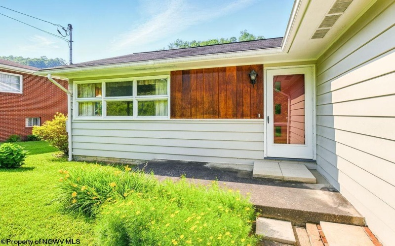 1416 Anmoore Road, Bridgeport, West Virginia 26330, 3 Bedrooms Bedrooms, 5 Rooms Rooms,1 BathroomBathrooms,Single Family Detached,For Sale,Anmoore,10160029