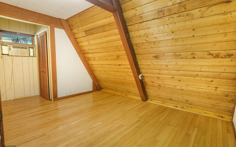 431 Valley Falls Road, Fairmont, West Virginia 26554, 2 Bedrooms Bedrooms, 5 Rooms Rooms,1 BathroomBathrooms,Single Family Detached,For Sale,Valley Falls,10160031