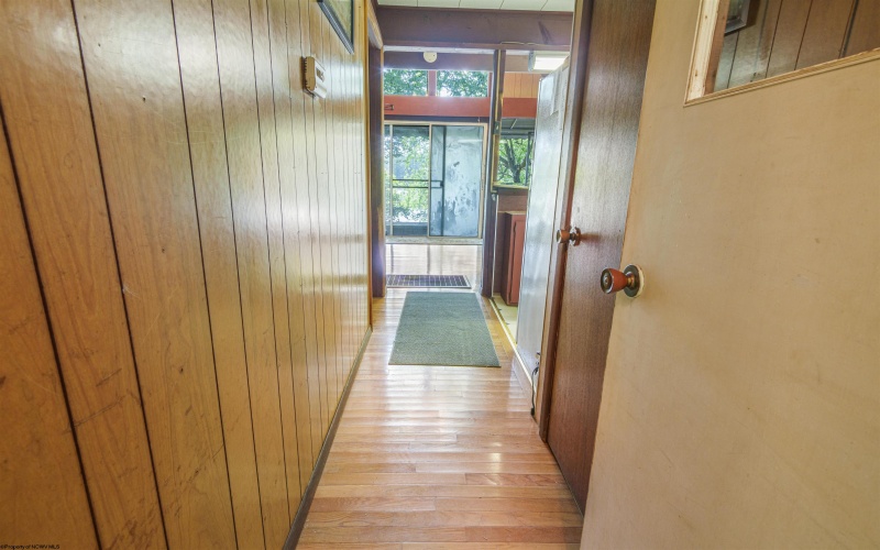 431 Valley Falls Road, Fairmont, West Virginia 26554, 2 Bedrooms Bedrooms, 5 Rooms Rooms,1 BathroomBathrooms,Single Family Detached,For Sale,Valley Falls,10160031