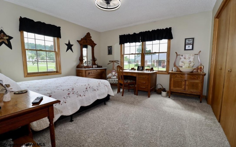 16 Greentree Lane, Elkins, West Virginia 26241, 5 Bedrooms Bedrooms, 8 Rooms Rooms,3 BathroomsBathrooms,Single Family Detached,For Sale,Greentree,10160030