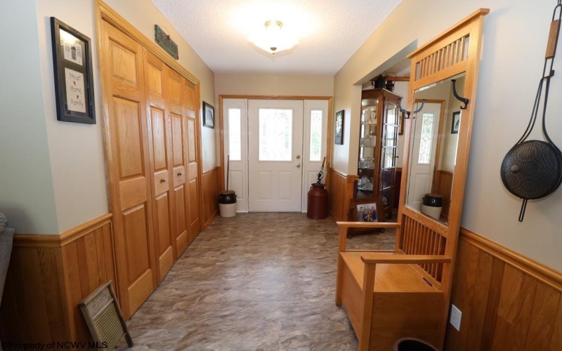 16 Greentree Lane, Elkins, West Virginia 26241, 5 Bedrooms Bedrooms, 8 Rooms Rooms,3 BathroomsBathrooms,Single Family Detached,For Sale,Greentree,10160030