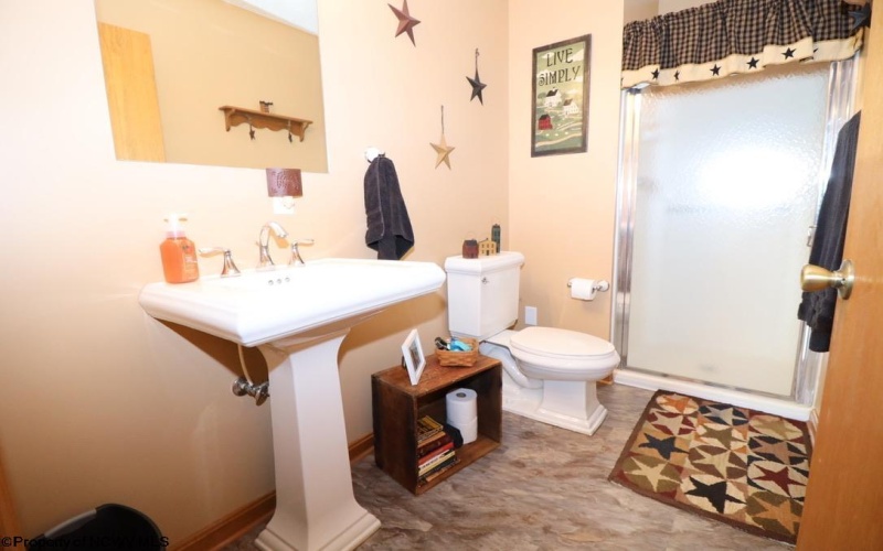 16 Greentree Lane, Elkins, West Virginia 26241, 5 Bedrooms Bedrooms, 8 Rooms Rooms,3 BathroomsBathrooms,Single Family Detached,For Sale,Greentree,10160030