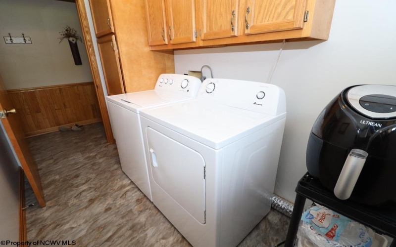 16 Greentree Lane, Elkins, West Virginia 26241, 5 Bedrooms Bedrooms, 8 Rooms Rooms,3 BathroomsBathrooms,Single Family Detached,For Sale,Greentree,10160030