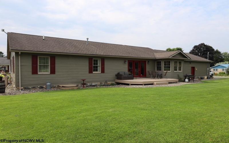 16 Greentree Lane, Elkins, West Virginia 26241, 5 Bedrooms Bedrooms, 8 Rooms Rooms,3 BathroomsBathrooms,Single Family Detached,For Sale,Greentree,10160030