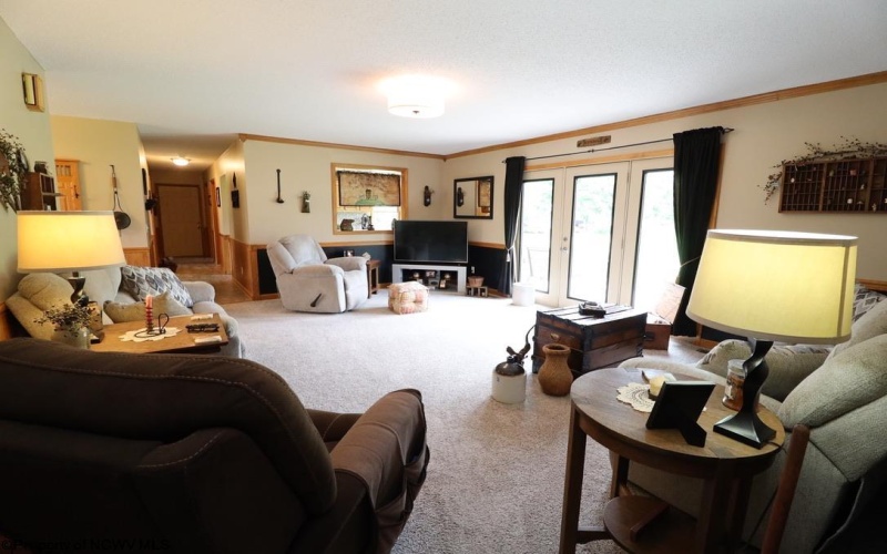 16 Greentree Lane, Elkins, West Virginia 26241, 5 Bedrooms Bedrooms, 8 Rooms Rooms,3 BathroomsBathrooms,Single Family Detached,For Sale,Greentree,10160030