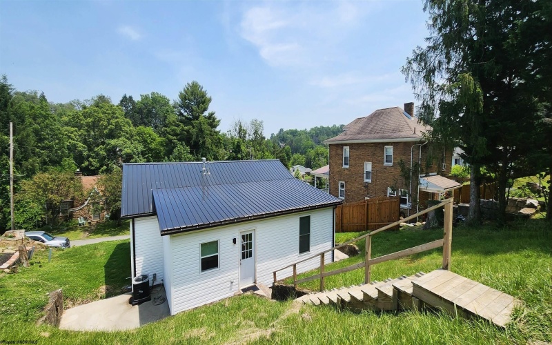 179 Circle Drive, Fairmont, West Virginia 26554, 2 Bedrooms Bedrooms, 6 Rooms Rooms,2 BathroomsBathrooms,Single Family Detached,For Sale,Circle,10160053