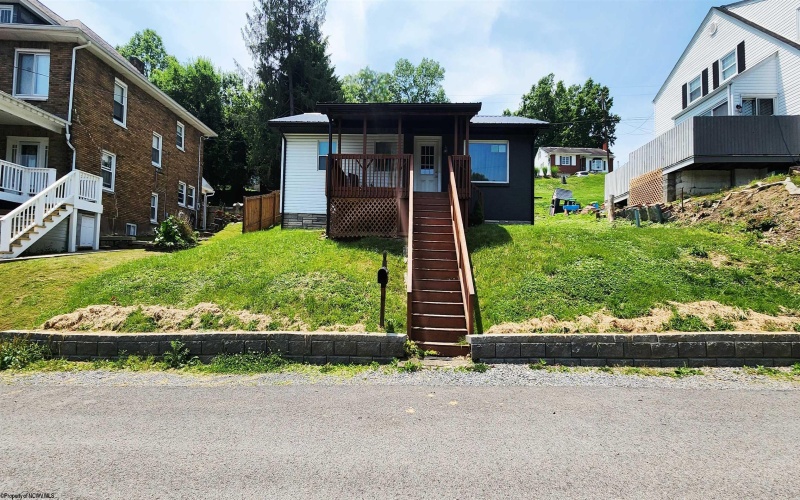 179 Circle Drive, Fairmont, West Virginia 26554, 2 Bedrooms Bedrooms, 6 Rooms Rooms,2 BathroomsBathrooms,Single Family Detached,For Sale,Circle,10160053