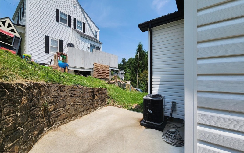 179 Circle Drive, Fairmont, West Virginia 26554, 2 Bedrooms Bedrooms, 6 Rooms Rooms,2 BathroomsBathrooms,Single Family Detached,For Sale,Circle,10160053