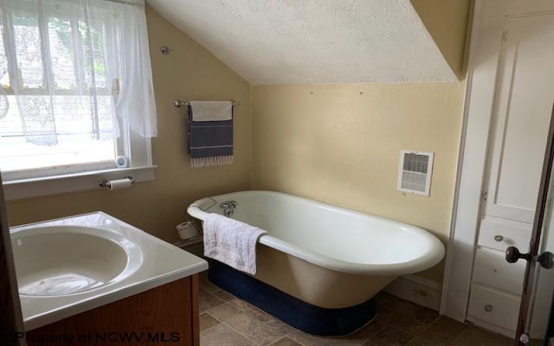 152 Bridge Street, Belington, West Virginia 26250, 3 Bedrooms Bedrooms, 7 Rooms Rooms,2 BathroomsBathrooms,Single Family Detached,For Sale,Bridge,10160050