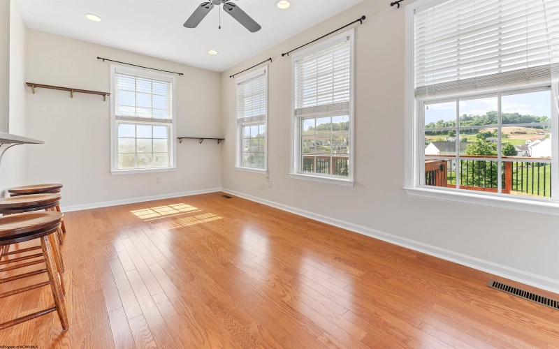 453 Blackberry Ridge Drive, Morgantown, West Virginia 26508, 4 Bedrooms Bedrooms, 10 Rooms Rooms,3 BathroomsBathrooms,Single Family Detached,For Sale,Blackberry Ridge,10160049