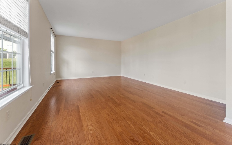 453 Blackberry Ridge Drive, Morgantown, West Virginia 26508, 4 Bedrooms Bedrooms, 10 Rooms Rooms,3 BathroomsBathrooms,Single Family Detached,For Sale,Blackberry Ridge,10160049