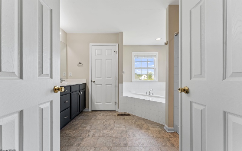 453 Blackberry Ridge Drive, Morgantown, West Virginia 26508, 4 Bedrooms Bedrooms, 10 Rooms Rooms,3 BathroomsBathrooms,Single Family Detached,For Sale,Blackberry Ridge,10160049