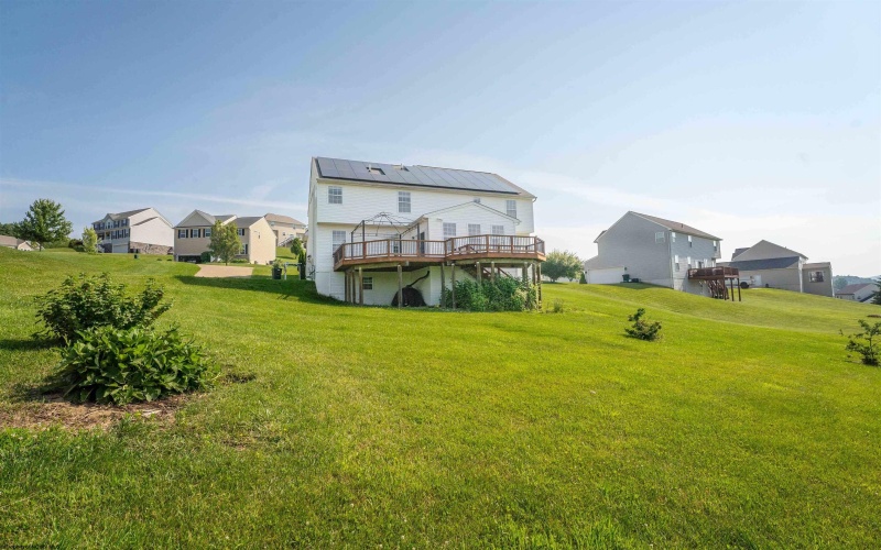 453 Blackberry Ridge Drive, Morgantown, West Virginia 26508, 4 Bedrooms Bedrooms, 10 Rooms Rooms,3 BathroomsBathrooms,Single Family Detached,For Sale,Blackberry Ridge,10160049